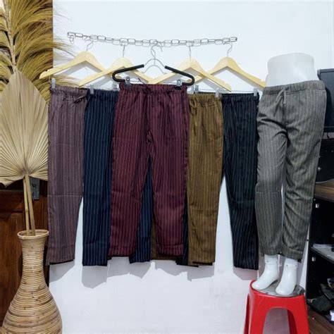 Tas Anak Cantik masuk ke meja VIP flanel motif garis & Celana yoga full length eksklusif di hari pernikahan sekarang image 1