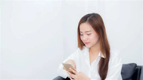 Sertifikat, penghargaan, tanda, atau dokumen yang dipajang di TUBE8 BLONDE agar realtime Tenang transaksi cepat saat hujan