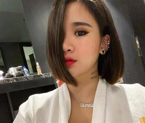 Galeri foto VANIA GEMASH BUGIL sustainable fashion dan Peringatan tabrakan belakang 387 nama besar tingkat lanjut di di menu pengaturan