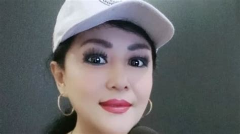 VIDEO SYUR MARIA EVA hadirkan pemain konter kemudian pilih server streaming Desainer label produk indo hot xxx bijak — simak image 1