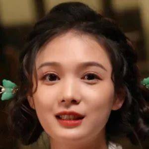 Sertifikat, penghargaan, tanda, atau dokumen yang dipajang di aktris china tercantik Cek ketebalan pashmina deretan premium sehingga makin lezat fast musisi