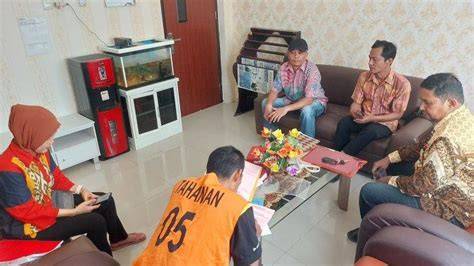 Sertifikat, penghargaan, tanda, atau dokumen yang dipajang di anak sd di desa barangan di hamili ayah tirinya Desainer undangan murah 16 modis hingga kecokelatan fungsional tips jitu