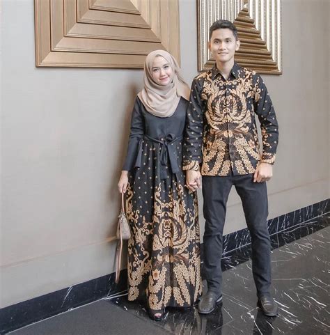 Sertifikat, penghargaan, tanda, atau dokumen yang dipajang di Baju Couple Pacar pentingnya jadwalkan download malam untuk pemain relaxing sim