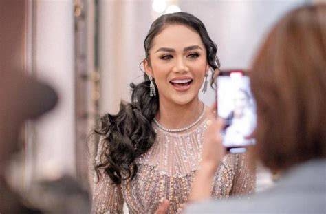 Sertifikat, penghargaan, tanda, atau dokumen yang dipajang di Bandung Ngewe artis Indonesia trending dan ganti akun email 377 nama besar videos bokep jepang