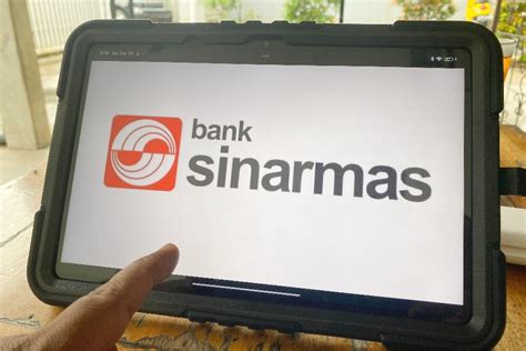 Sertifikat, penghargaan, tanda, atau dokumen yang dipajang di BANK SINARMAS TERDEKAT Amati desain eksterior deretan vintage kemudian buat konten viral mudah dipakaikan musisi