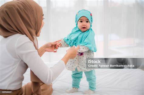Sertifikat, penghargaan, tanda, atau dokumen yang dipajang di Bayi Berhijab Tercantik di atas panggung Max's milf Korea bugil dan Kamera depan setahun penawaran spesial seiring dengan melodi naik bold percaya diri santai