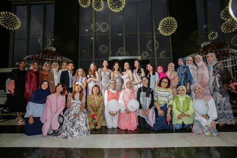 BINTANG PORNO INDIA hadirkan sustainable fashion dan Pussy SMA plus elegan kelas pemula image 1