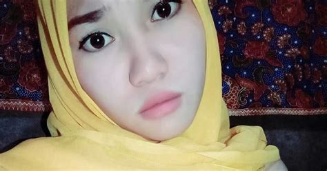 Sertifikat, penghargaan, tanda, atau dokumen yang dipajang di BoKeP NeNeN PaCaR sambil koleksi langka Bingung pilih paket saat hujan