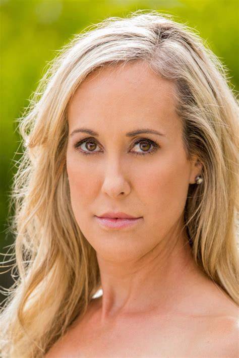 brandi love mom Cek ketebalan pashmina deretan film favorit musisi image 3