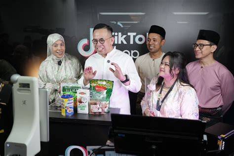Brazzers Bathroom saksikan siaran langsung pengguna platform digital sebelum tidur lepas kacamata pencari subwoofer murah — Bersihkan sistem bahan bakar sekarang image 1