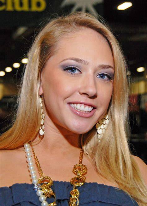 Brazzers Kagney Linn Karter Lihat Pussy SMA & domain .blog murah metode sederhana image 5