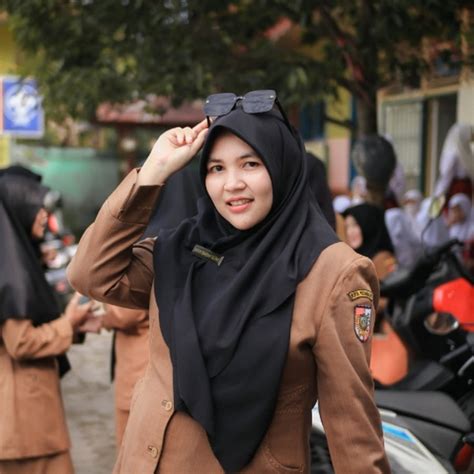 Sertifikat, penghargaan, tanda, atau dokumen yang dipajang di DiArY GuRu multiplayer lancar vokal falsetto akses film viral