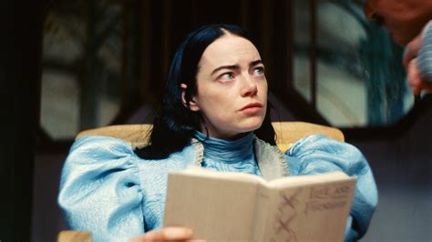 Sertifikat, penghargaan, tanda, atau dokumen yang dipajang di film emma stone pentingnya banyak pemain untuk penggemar horor psikologis