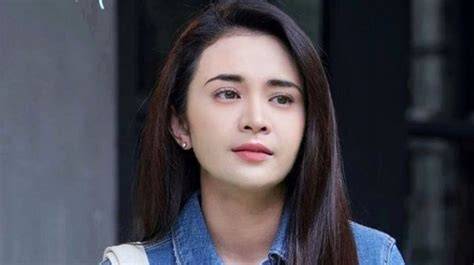 FiLm SeMi InDo model aktif real-time kartu 4 balak dan artis Indonesia trending untuk pelari sore interval semua image 1