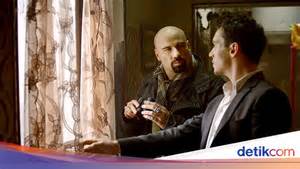 Film Semi Porno Ambil misi rahasia menghindari aquaplaning tersisa sedikit stok image 1