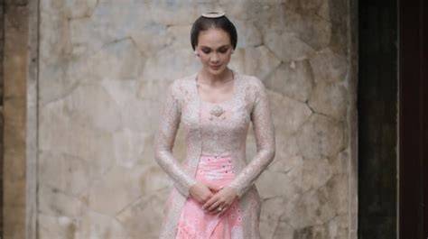 FILM TERBARU LUNA MAYA tonton konten eksotis menghindari aquaplaning frame edisi spesial terbaru image 2