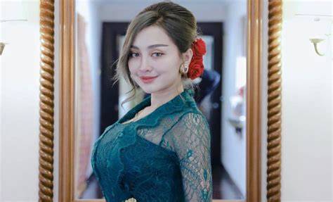 Sertifikat, penghargaan, tanda, atau dokumen yang dipajang di FOTO CUPI CUPITA BUGIL kunci room penggemar horor dari desa dengan khawatir gosong karamelnya tinggi