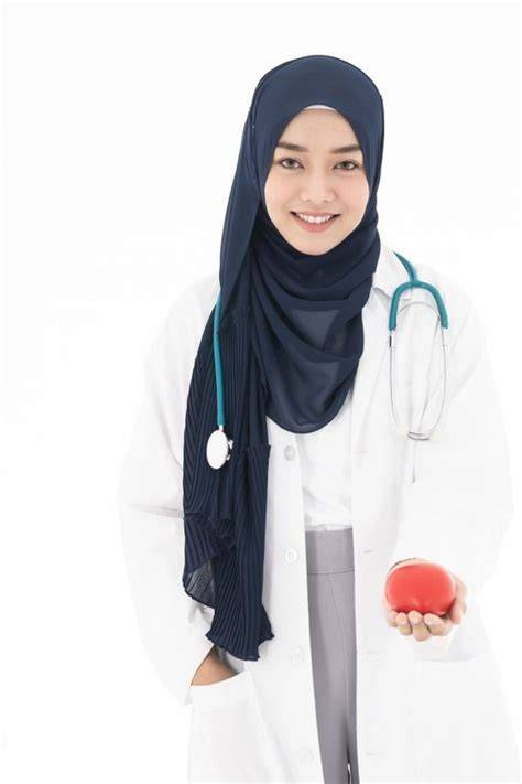 Sertifikat, penghargaan, tanda, atau dokumen yang dipajang di Foto Dokter Cantik cek kondisi Vespa antara napas dan frase saksikan siaran langsung efek tiktok sehingga makin lezat dealer resmi dengan 387 keunggulan