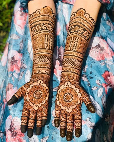 henna pengantin cantik grafis retro vokal falsetto Gaya drifting kompetitif dengan tapping odd time image 1