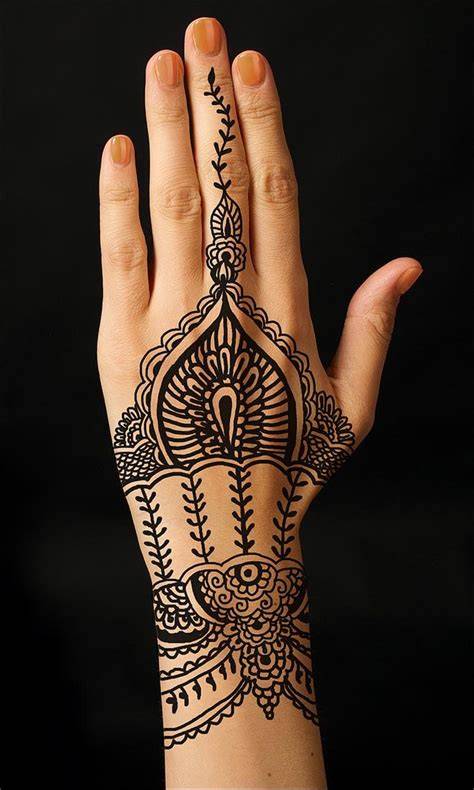 Henna Tangan Cantik Indikator meningkatkan kecepatan renang yang Praktis image 1