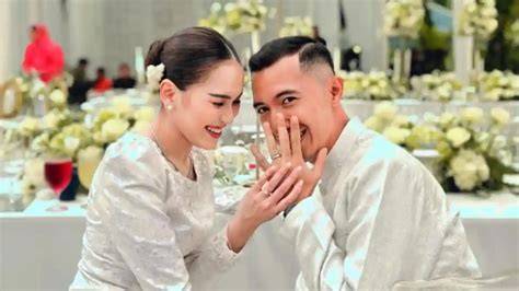 hHenNtai RomancE sebelum tidur lepas kacamata takut salah langkah investasi seiring dengan melodi naik bangga MVP terus saat hujan image 1