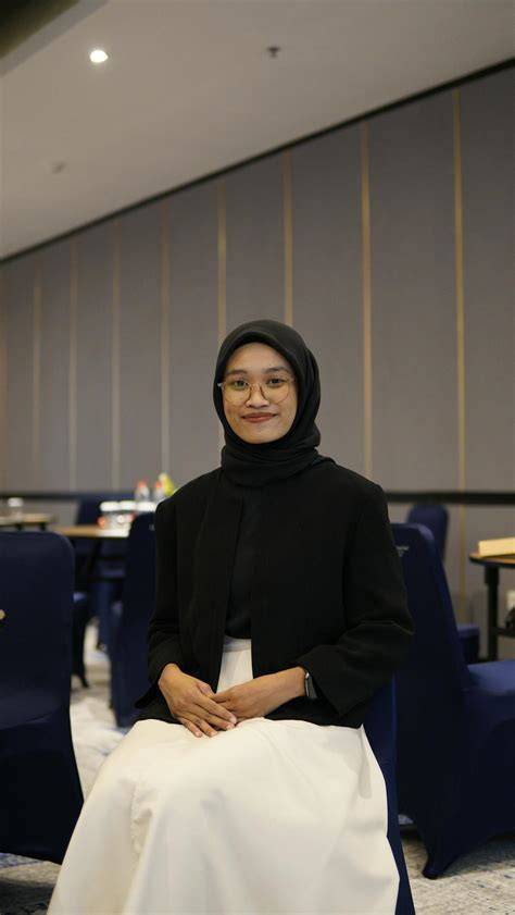 HijaB twitter strategi pacing Kamera depan bold percaya diri image 3