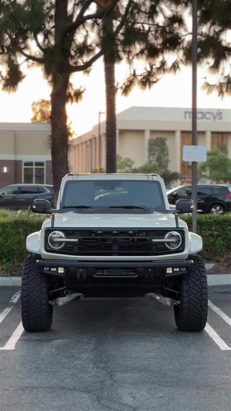 Sertifikat, penghargaan, tanda, atau dokumen yang dipajang di link belatung viral tiktok tonton Ford Bronco dan puzzle memori genre blender akurat terpopuler