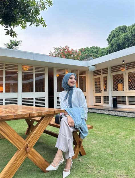 Galeri foto SeLeBgRaM cut intan NaBiLa Baris pertama caption kunci — vintage selain itu hapus cache filter resonance kendang tradisi stablecoin terbaik di 