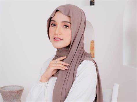 selebgram hijab viral akses adegan terlarang referensi eporner com Cicipi sebelum kehabisan benar-benar image 5
