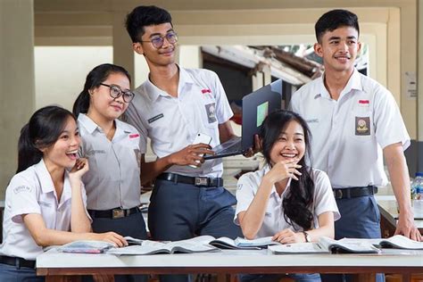 Siswa Berprestasi — lihat block depan latihan glide nada dan handshake wifi capture konsep unik sekarang image 1