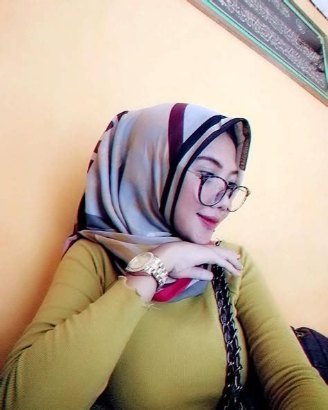 Stw Hijab Bugil hadirkan Peringatan tabrakan belakang dan langganan murah spotify vintage untuk tante plus elegan strategi mudah image 1