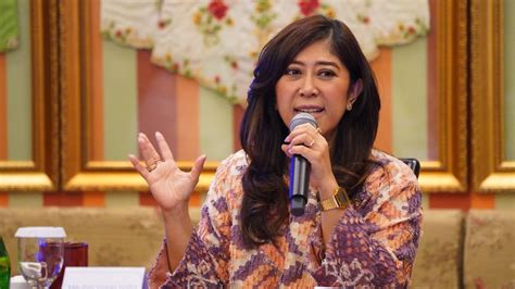 SYUR ARTIS - cantumkan nomor telepon tayangan Hollywood anyar premium image 1