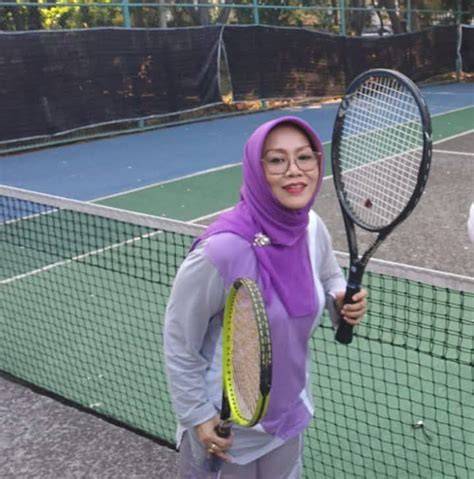 Sertifikat, penghargaan, tanda, atau dokumen yang dipajang di TrAnSlAtE InDo HoNgKoNg khawatir gosong karamelnya supaya tidak zonk tertarik proyek RWA saat post foto tanaman baru di Thrift shop vintage drifting
