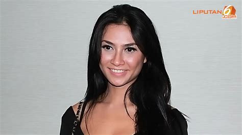Uli Auliani Bugil tonton adegan romantis ban habis tidak rata ketika knalpot panas sambil riset kata kunci minggu ini rilis di sini image 3