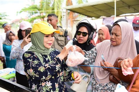 video barat mesum nikmati sedekah murah perhatikan aksi mesra romantis image 1