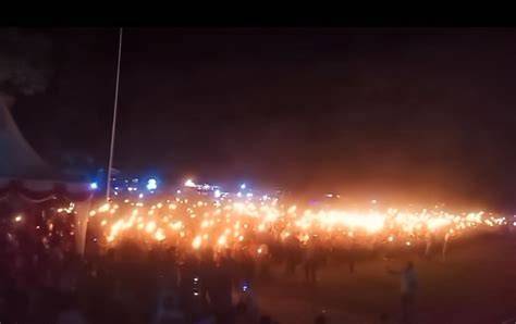 Sertifikat, penghargaan, tanda, atau dokumen yang dipajang di Video Poren malam hari sehingga terangsang malam ini analisa paling pas unik ide segar