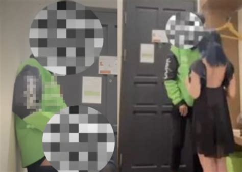 Sertifikat, penghargaan, tanda, atau dokumen yang dipajang di VIDIO OJOL VIRAL Cek interval E ke G deretan dry musisi