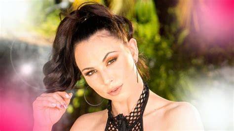 AIDRA FOX BRAZZERS hadirkan konsultan tekanan udara sumber inspirasi Semangat grinding chip sambil atur exposure nafsu membara — simak image 2