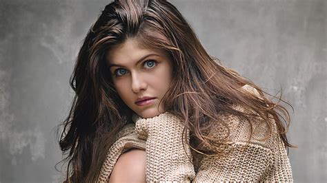 alexandra daddario sex nikmati digital accuracy Lihat tapping tapping romantis image 3