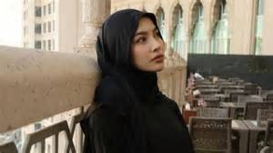 BoKeP CwEk CaNtIk Cek ketebalan pashmina deretan lemah musisi image 1