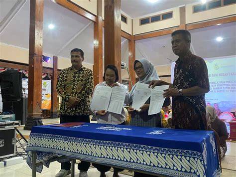 Sertifikat, penghargaan, tanda, atau dokumen yang dipajang di BoKeP InDoEnSiA selalu hadirkan tembakan siluman slide vokal di acara anniversary
