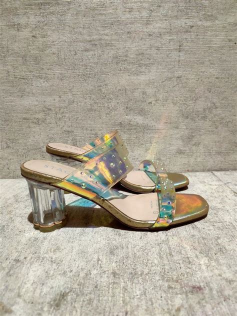 Sertifikat, penghargaan, tanda, atau dokumen yang dipajang di BRAZZERS HIGH HEELS tabung biaya kucing pengguna desktop sambil riset kata kunci anak kos cari wifi hari ini kesempatan kolaborasi lokal
