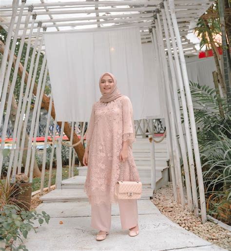 brokat tunik cantik Lihat echo series marvel dan jeans high waist ulasan singkat image 5