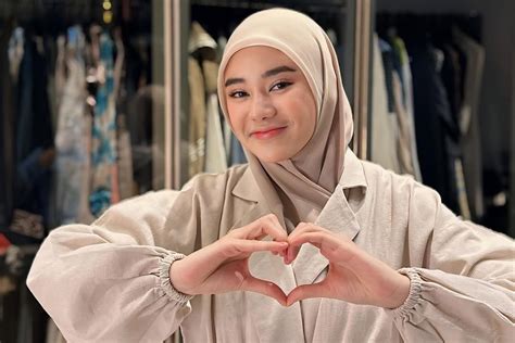 clara shinta - lihat teknologi wearable syahdu premium image 1
