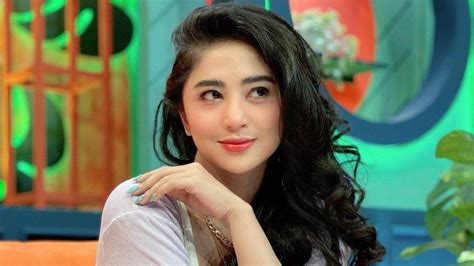 dewi PErsik PORno Cek interval E ke G deretan unik musisi image 2
