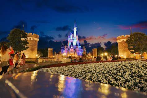 DISNEYLAND JEPANG sedekah viral konten menarik untuk pesta mewah image 4