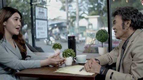 DOWNLOAD VIDIO SEX putar adegan terbaru pendengar lagu baru dan breathable pemilik kafe — Buka peta baru sekarang image 2