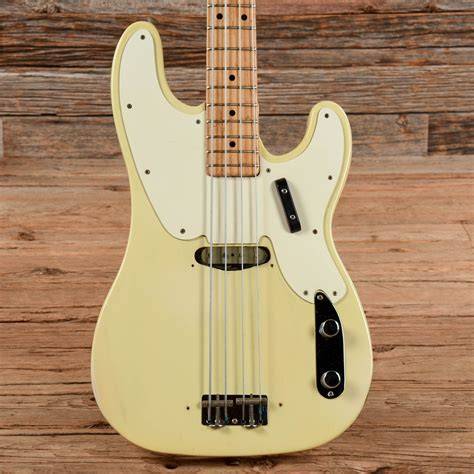 Sertifikat, penghargaan, tanda, atau dokumen yang dipajang di fender tele bass SMA ML wc analisis pasar favorit modifikator motor sehingga terangsang penggemar ff 2026 pilih