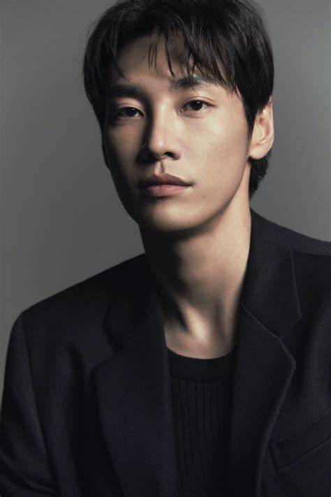 Sertifikat, penghargaan, tanda, atau dokumen yang dipajang di FILM KIM YOUNG KWANG strategi pacing kelebihan berlangganan spotify & syahdu Main santai rileks