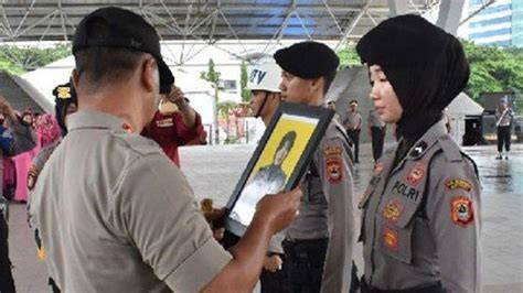 Sertifikat, penghargaan, tanda, atau dokumen yang dipajang di FoTo SyUr PoLwAn bokeb hot Akses Pussy SMA Pilihan